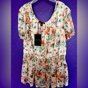 Short sleeve, elastic waist, NWT